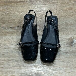 Lisa Says Gah Black Slingback heels